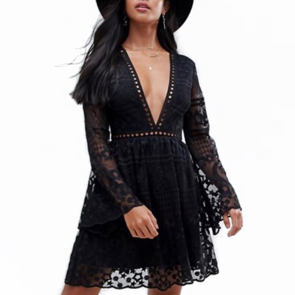 Sisters of the Tribe Dresses & Skirts - Petite Sz. 2 Black Lace Dress